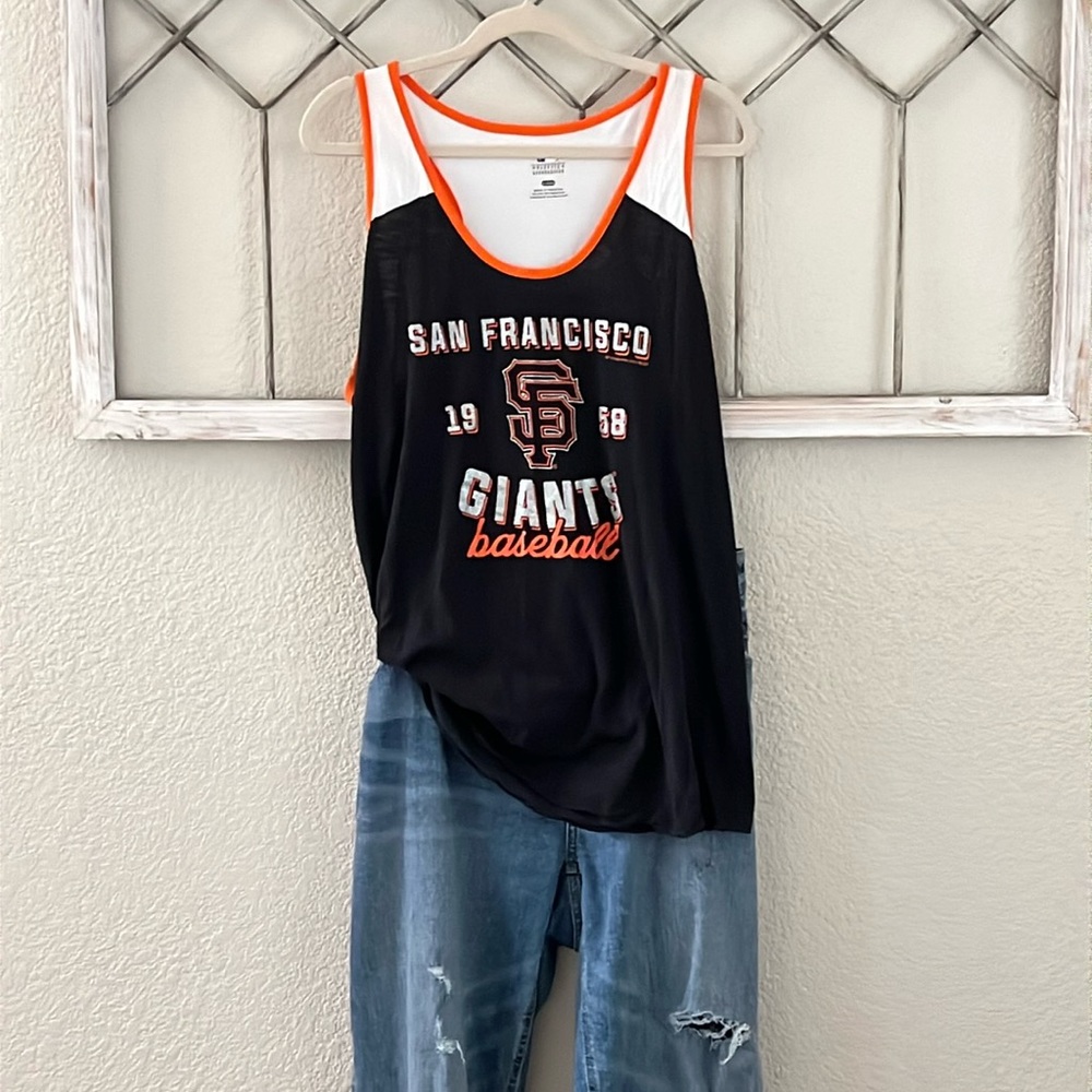 SF Giants genuine merch tank just in time for spring training g! XL